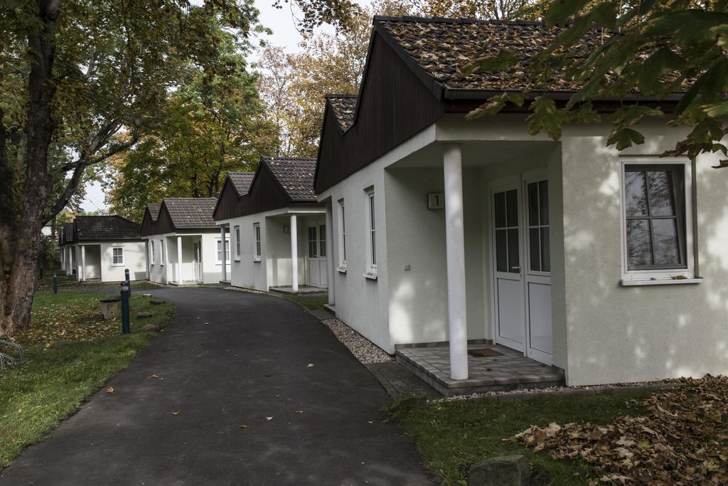 Jembo Park Hotel Ена Экстерьер фото